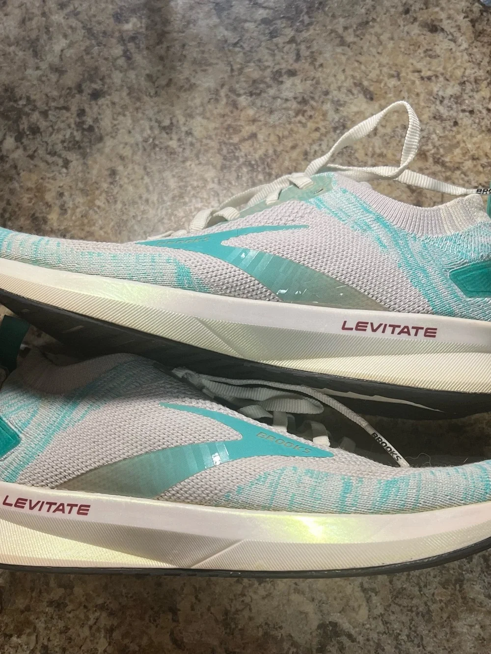 Brooks comfortable women